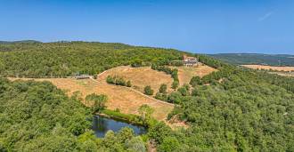 Château avec complexe équestre et domaine à vendre en Toscane