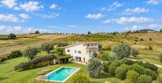Villa avec piscine et vue panoramique à la frontière du Latium et de la Toscane