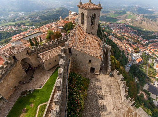 Saint-Marin est un très petit pays sur la carte de l'Italie 2021