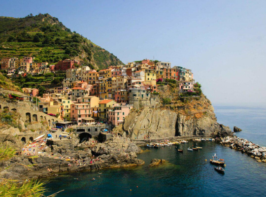 La plupart des villes de la côte ligure italienne sont calmes, calmes et un peu endormies